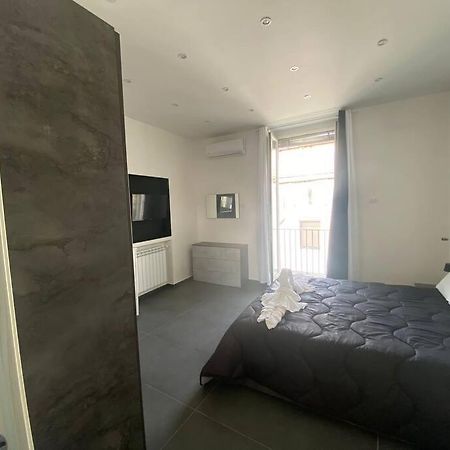 Appartement La Dimora Del Porto à Naples Extérieur photo